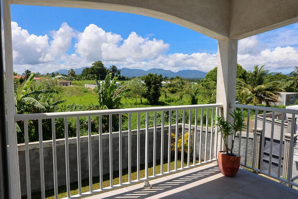 Villa Lanais Baie-Mahault Bagian luar foto